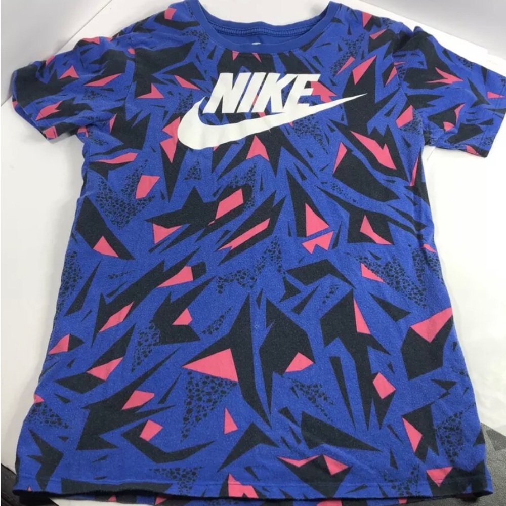 Nike Men’s Geometric 90s Graphic T-shirt Blue Black Pink Size Medium